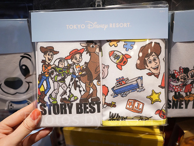 ディズニーランド・シーで買えるトイストーリーグッズ全種まとめ