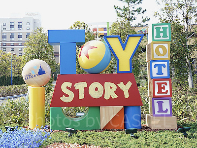 トイ・ストーリーホテルの写真映えスポット①：タイトルロゴ