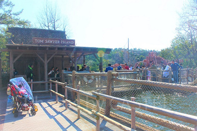 トムソーヤ島に渡る交通手段