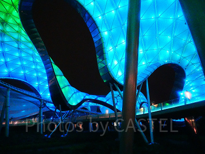 トロン:ライトサイクル・パワー・ラン:圧巻の夜景