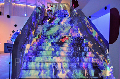 アンダーザシー