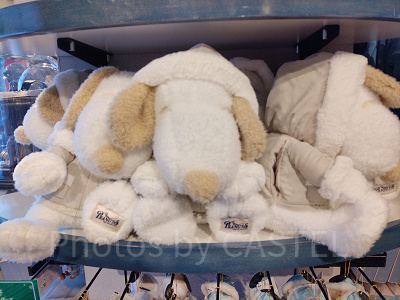 ユニバクリスマスグッズ2024:ハンドウォーマー(冬服スヌーピー&チャーリー)