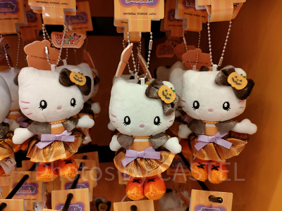 ユニバハロウィン2022グッズ:ハローキティ ぬいぐるみキーチェーン