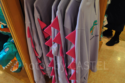 ユニバの新恐竜グッズ「ジュラシック・パーク  I’M EVOLVING」パーカー