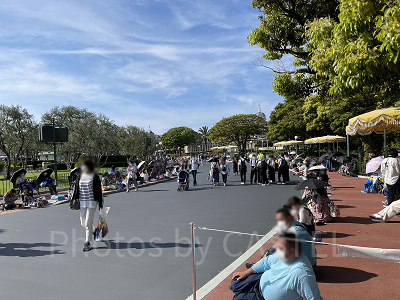 うさたま大脱走!のパレード待ち(15:30ごろ)