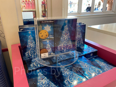 USJクリスマスツリー缶のアソートクッキー／USJクリスマスグッズ2022