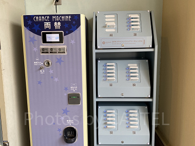 USJモバイルバッテリーレンタルサービス：エントランス前右手のロッカー内