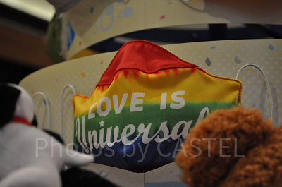 USJのレインボーカラーマスク