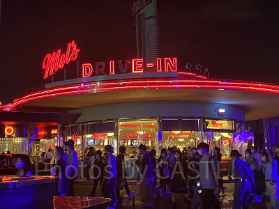 USJ平日さく飲みトワイライト・パス：夜のメルズドライブイン