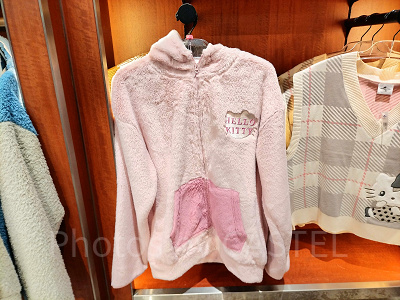 USJ冬グッズ:ハローキティのボアパーカー