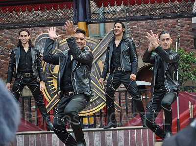 USJのワールド・ストリート・フェスティバル「マレヴォ・デ・アルゼンチーナ」アルゼンチン・ガウチョのパフォーマンスシーン