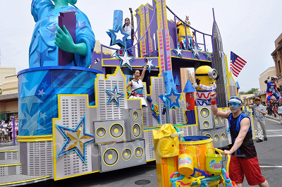 ウォーターサプライズパレード/ミニオンフロート
