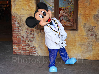 ディズニーシー・プラザのグリーティングで会えるミッキー