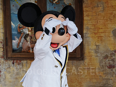 ディズニーシー・プラザのグリーティングで会えるミッキー