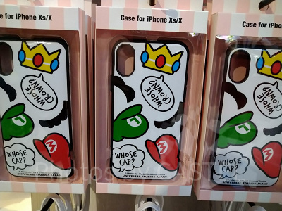 総柄スマートフォンケース