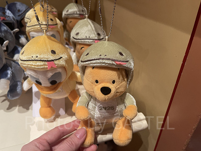プーさんぬいぐるみバッジ(ディズニーお正月グッズ2025)