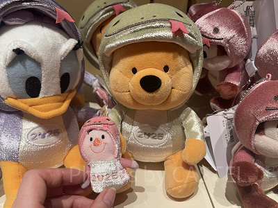 11/14・12/2発売】ディズニーお正月グッズ2025全42種類一覧！巳