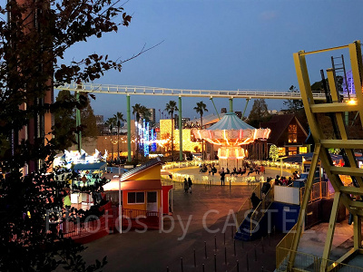 イルミネーションとアトラクションを一度に楽しめる