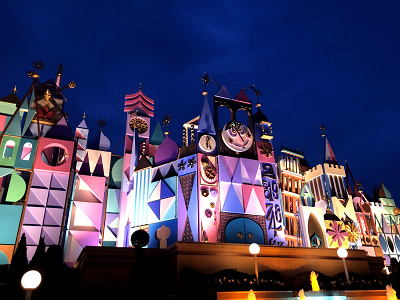 ディズニー 夜の過ごし方 おすすめアトラクション レストラン ショップまとめ 写真撮影も楽しめる