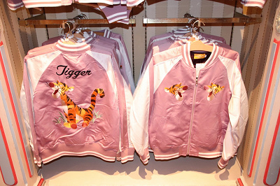 22 ディズニーパーカーまとめ ランド シーで買えるパーカーを全種類チェック