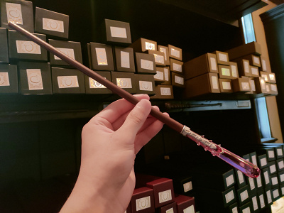 Usj ハリーポッターの杖51種類 オリバンダーの店で買えるキャラクター 誕生月の杖 ファンタビも