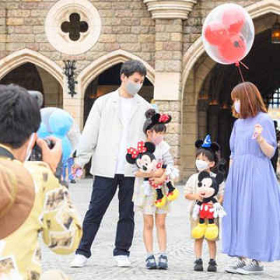 東京ディズニーランドでいつもと違う思い出をつくる 2DAYS（写真撮影つき）