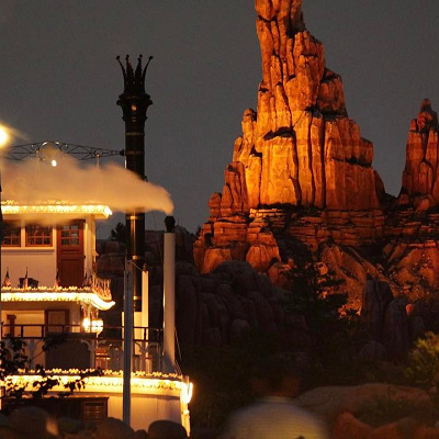 昼とは違った魅力