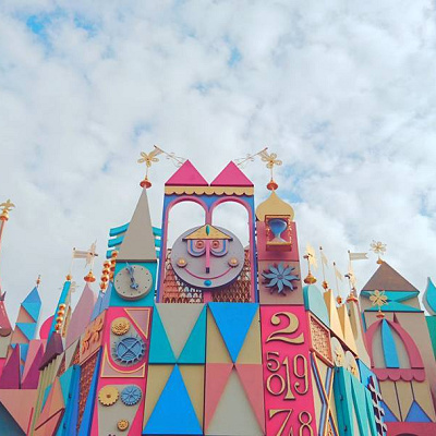 夢と魔法の雰囲気が漂うファンタジーランド