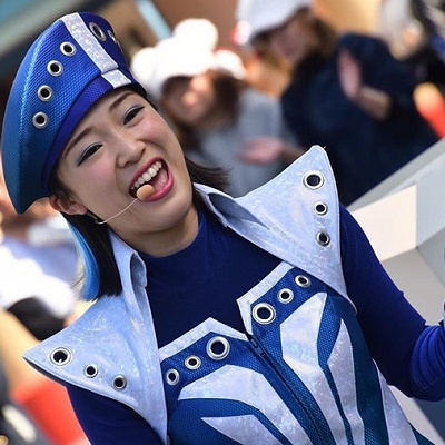 ユニークな衣装が目印