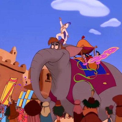 巨大なゾウとなって、アリ王子の相棒となったアブー