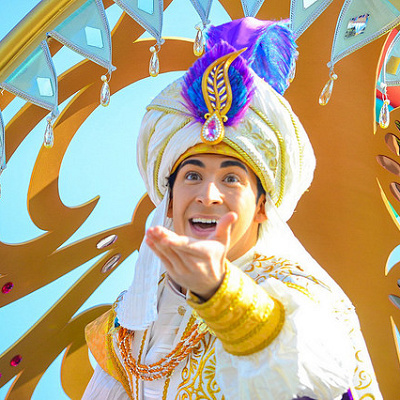 砂漠のドブネズミから王子様に変身したアラジン