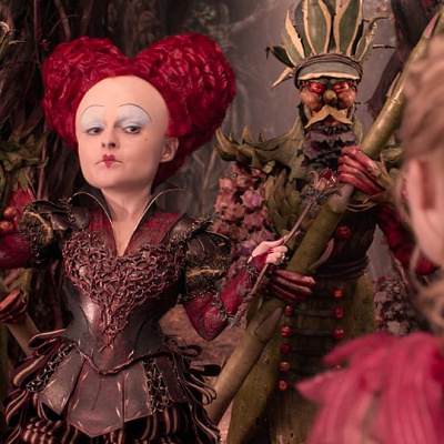 アリス・イン・ワンダーランド：赤の女王