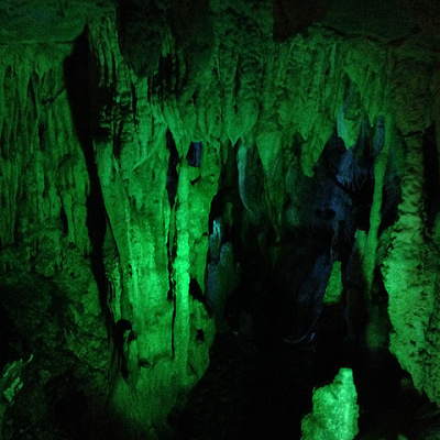 美しい地底の景色にも注目！
