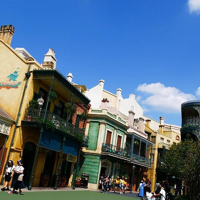 『パイレーツ・ブラス』の現れる場所カフェ・オーリンズ周辺