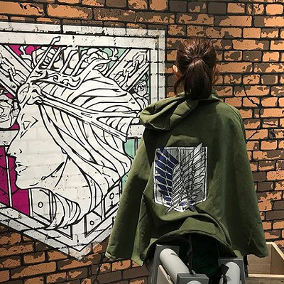 「進撃の巨人」調査兵団コーデの後ろ姿／2019年撮影