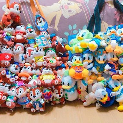 ぬいぐるみバッジがたくさんついたバッグ「オタバ」