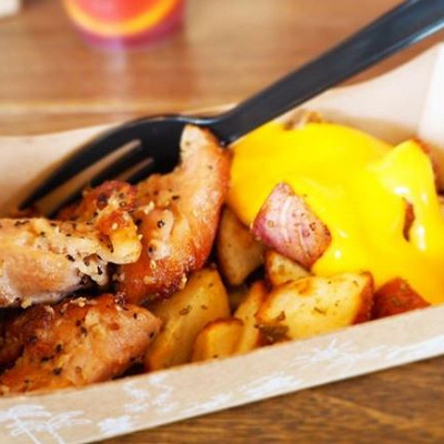 ブラックペッパーチキン＆ベイクドポテトのチーズソース