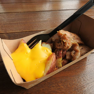 ブラックペッパーチキン＆ベイクドポテトのチーズソース