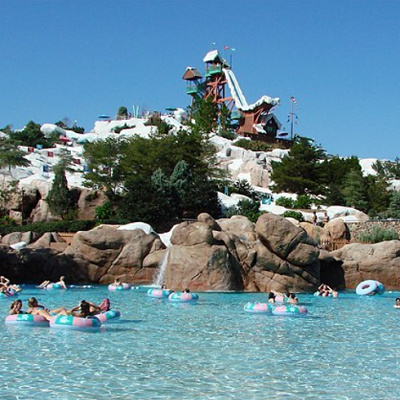 雪山のデザインが施されているブリザードビーチ