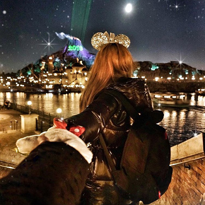 彼氏目線の手つなぎポーズ