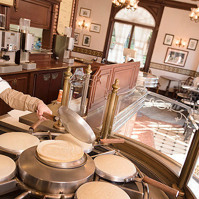 カフェ・オーリンズのクレープメーカー！