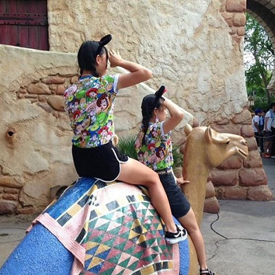 アブーズ・バザールの近くのラクダ