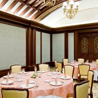 宴会場でお祝い