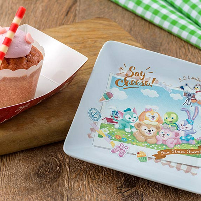 チェリーマフィン、スーベニアプレート付き