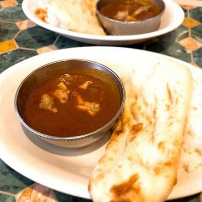 チキンカリー（ライスとナン付き）