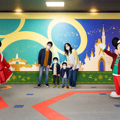 【クリスマス限定】アトラクションもショーもキャラクターグリーティングも楽しむ 2DAY