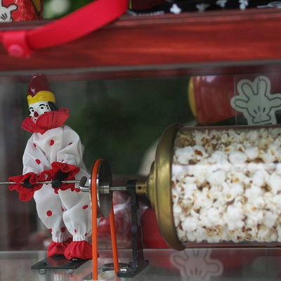 ポップコーンワゴンのピエロ