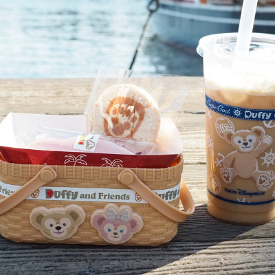 ダッフィーとシェリーメイのスーベニアケース付き