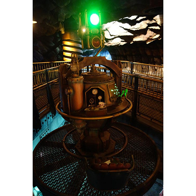 センター・オブ・ジ・アースのQラインにあるコミュニケーションセンター