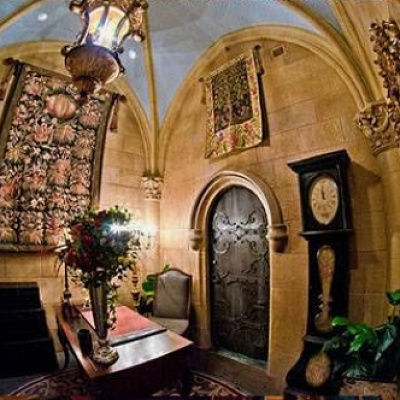 コンシェルジュのデスク